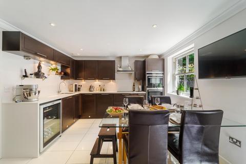 2 Abbey Mews, Isleworth, TW7 5BJ