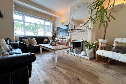 3 bedroom terraced house to rent, Malvern Avenue, London