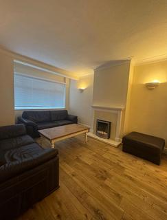 3 bedroom terraced house to rent, Malvern Avenue, London