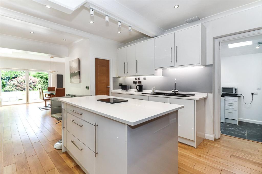 Stratford Way, Watford, Herts, WD17 5 bed detached house for sale £