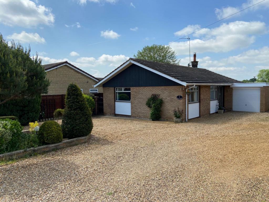 Church Street, Rothersthorpe, Northampton NN7 3JD 3 bed detached