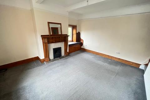 2 bedroom end of terrace house to rent, Fixby Avenue, Halifax HX2