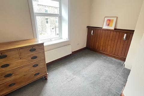 2 bedroom end of terrace house to rent, Fixby Avenue, Halifax HX2