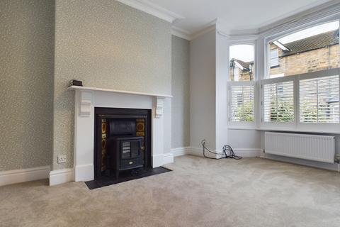 4 bedroom townhouse to rent, Valley Road, Harrogate, HG2