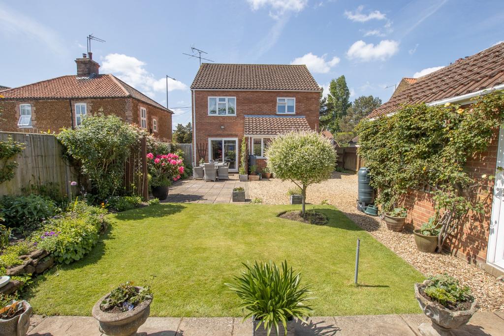 Lynn Road, Dersingham 3 bed detached house £425,000