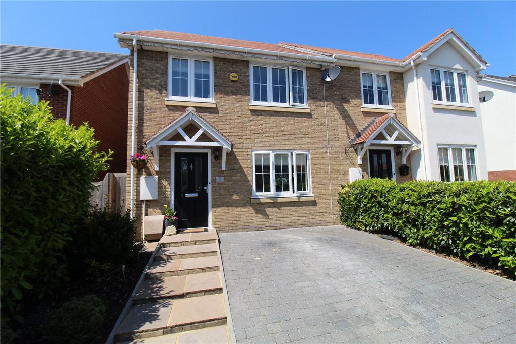 Bowers Close, Pitsea, Basildon, Essex, SS13 4 bed semidetached house