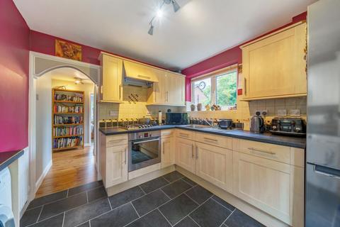 59 Holland Close, Bromley, BR2 7DS