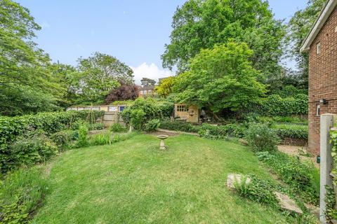 59 Holland Close, Bromley, BR2 7DS