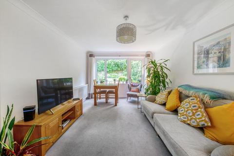 59 Holland Close, Bromley, BR2 7DS