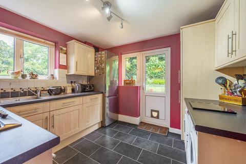 59 Holland Close, Bromley, BR2 7DS