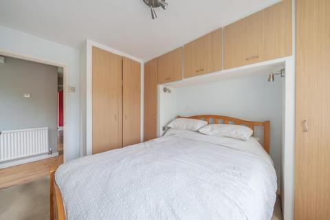 59 Holland Close, Bromley, BR2 7DS
