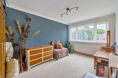59 Holland Close, Bromley, BR2 7DS