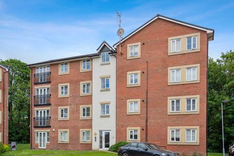 2 bedroom flat for sale, Yew House, Plantation Close, Bushey