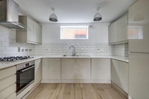 2 bedroom detached house for sale, Woodfield Park Drive, Leigh-on-sea, SS9