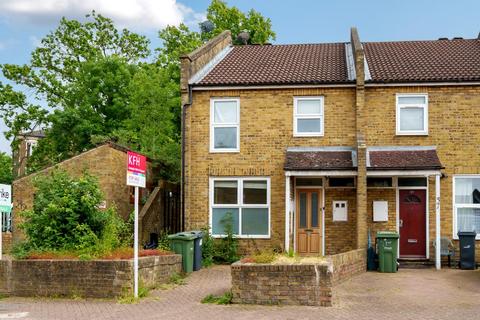 38 Mountbatten Close, London, SE19 1AP