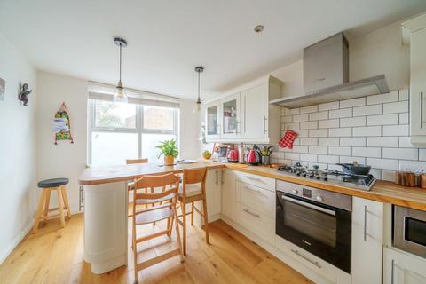 38 Mountbatten Close, London, SE19 1AP