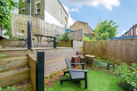 38 Mountbatten Close, London, SE19 1AP