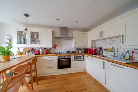 38 Mountbatten Close, London, SE19 1AP