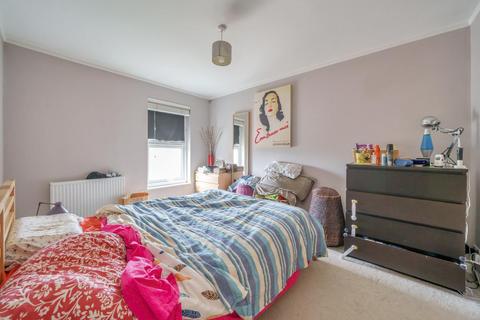 38 Mountbatten Close, London, SE19 1AP