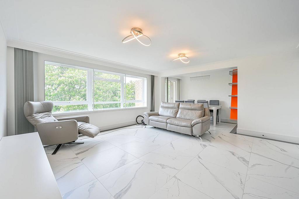 Castlebar Road, Ealing, London, W5 2 bed flat for sale £675,000