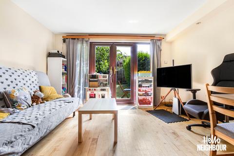 2 bedroom terraced house to rent, Tiller Road, London, E14