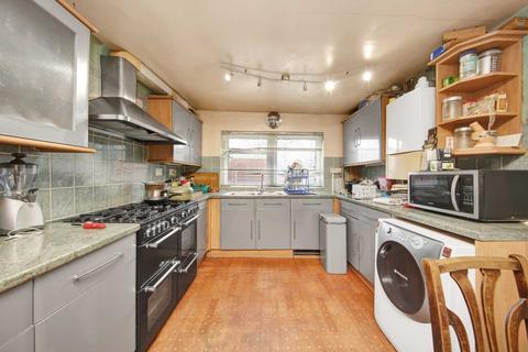 3 bedroom terraced house for sale, Trelawn Road, Leyton, E10