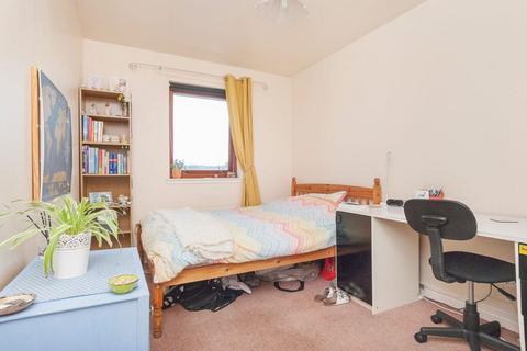 3 bedroom flat to rent, 2200L West Powburn, Edinburgh, EH9 3EN