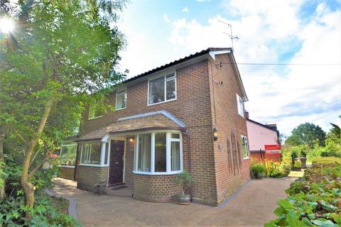 4 bedroom detached house for sale - Colden Common