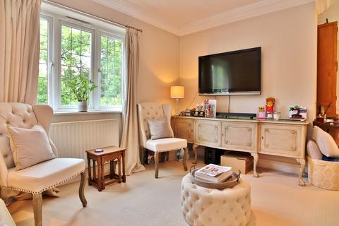 2 bedroom apartment to rent, Heath House Road, Woking, Surrey, GU22