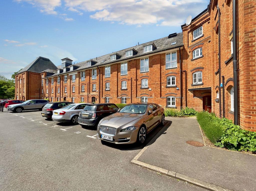 Coopers Lane, Abingdon OX14 2 bed apartment for sale £260,000