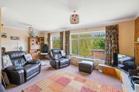4 bedroom terraced house for sale, On The Hill, Carpenders Park