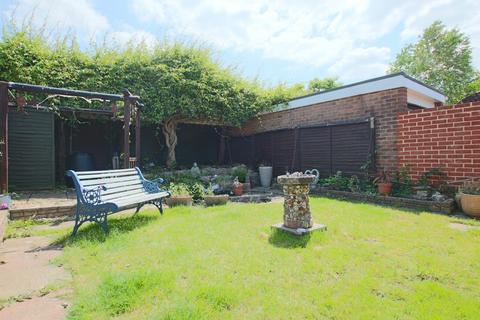4 Lyndock Close, Southampton, SO19 9DL