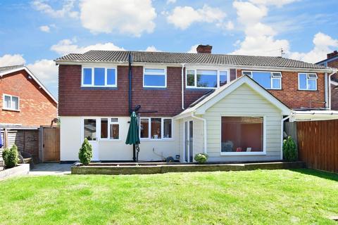 29 Durkins Road, East Grinstead, RH19 2ER