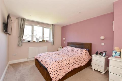 29 Durkins Road, East Grinstead, RH19 2ER