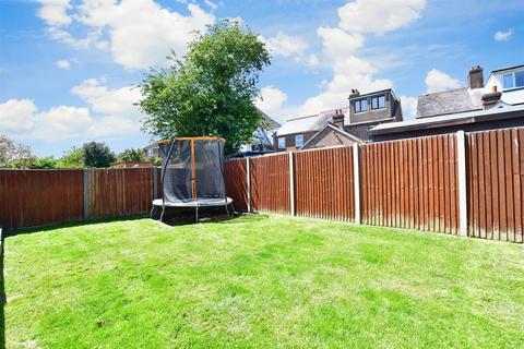 29 Durkins Road, East Grinstead, RH19 2ER
