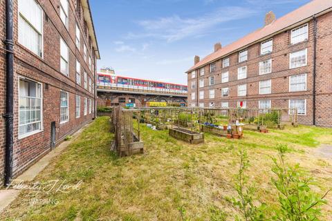 144 Shadwell Gardens, London, E1 2QL