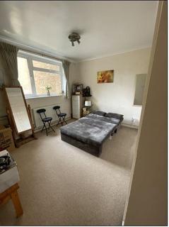 2 bedroom apartment to rent, Woking,  Surrey,  GU22