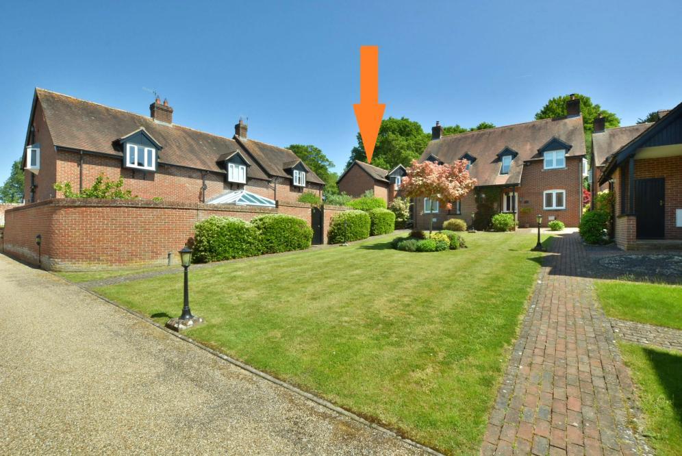 Henbury House Gardens, Sturminster Marshall, Dorset, BH21 3TZ 3 bed semidetached house for sale