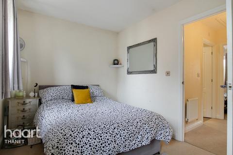 3 Blazer Close, Broadstairs, CT10 1FR