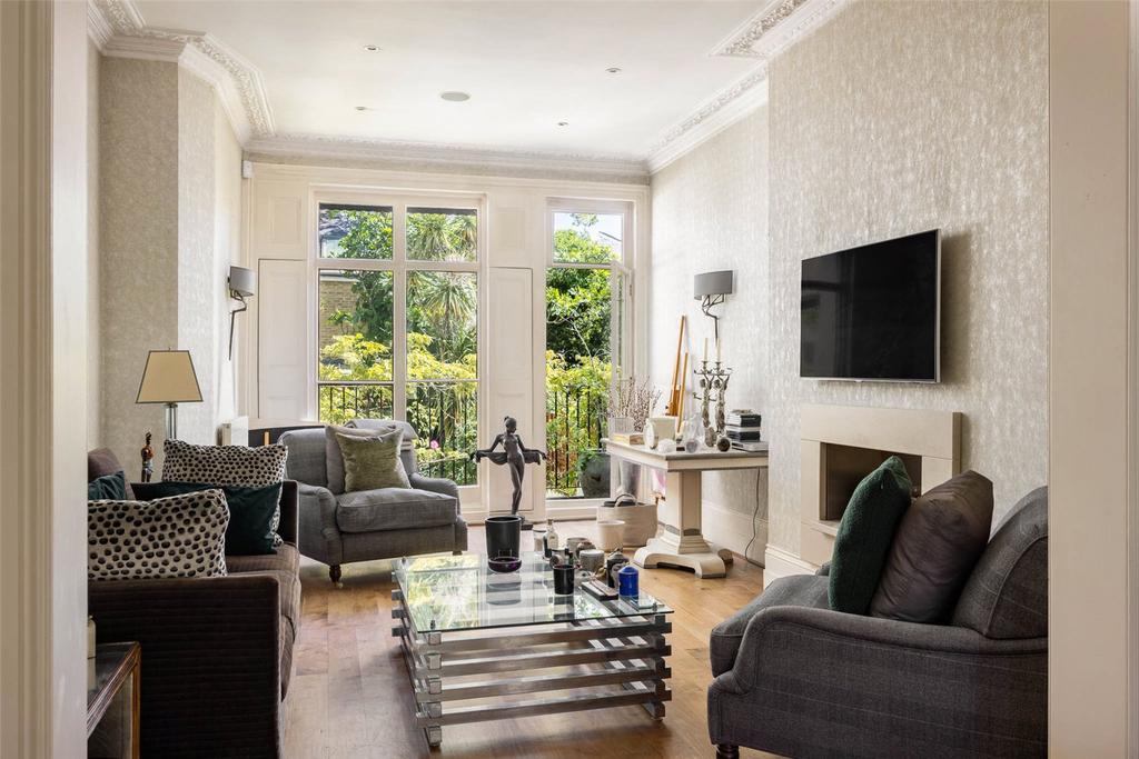 Warwick Gardens, Kensington, London, W14 4 bed semidetached house for