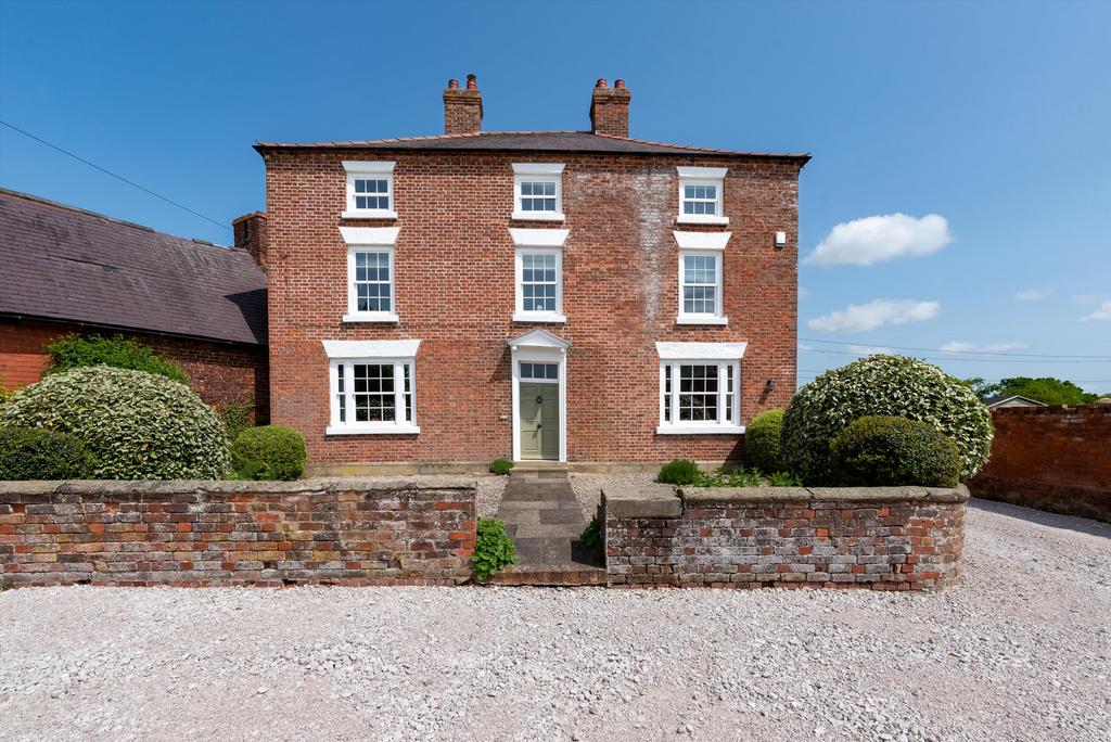 St. Martins, Oswestry, Shropshire, SY11 6 bed detached house for sale