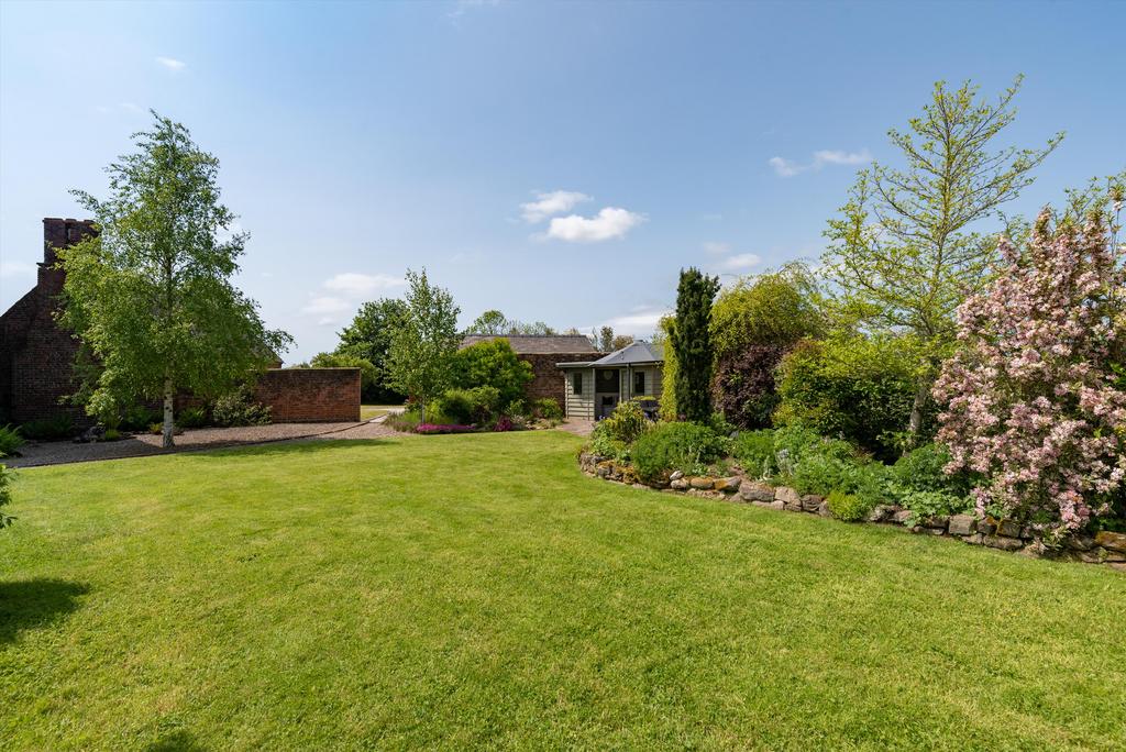 St. Martins, Oswestry, Shropshire, SY11 6 bed detached house for sale £875,000