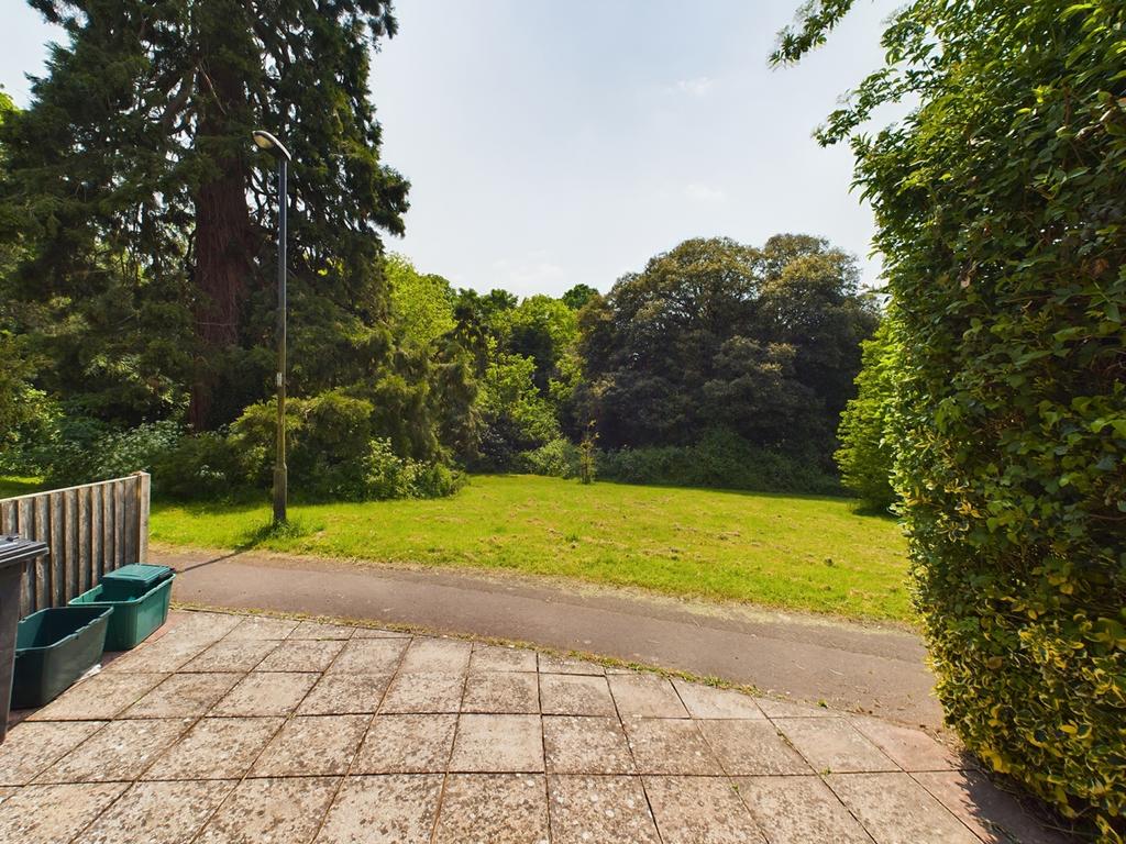 Canterbury Close, Yate, Bristol, BS37 1 bed terraced house £195,000