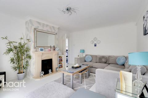 3 bedroom end of terrace house for sale - Falstones, Basildon