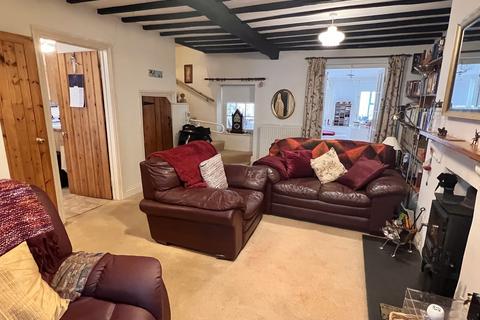6 Castle Street, Llandovery, SA20 0AN