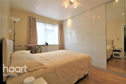 3 bedroom semi-detached house to rent, Leamington Crescent, Harrow