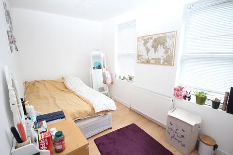 3 bedroom terraced house for sale, Harcourt Road, London, E15