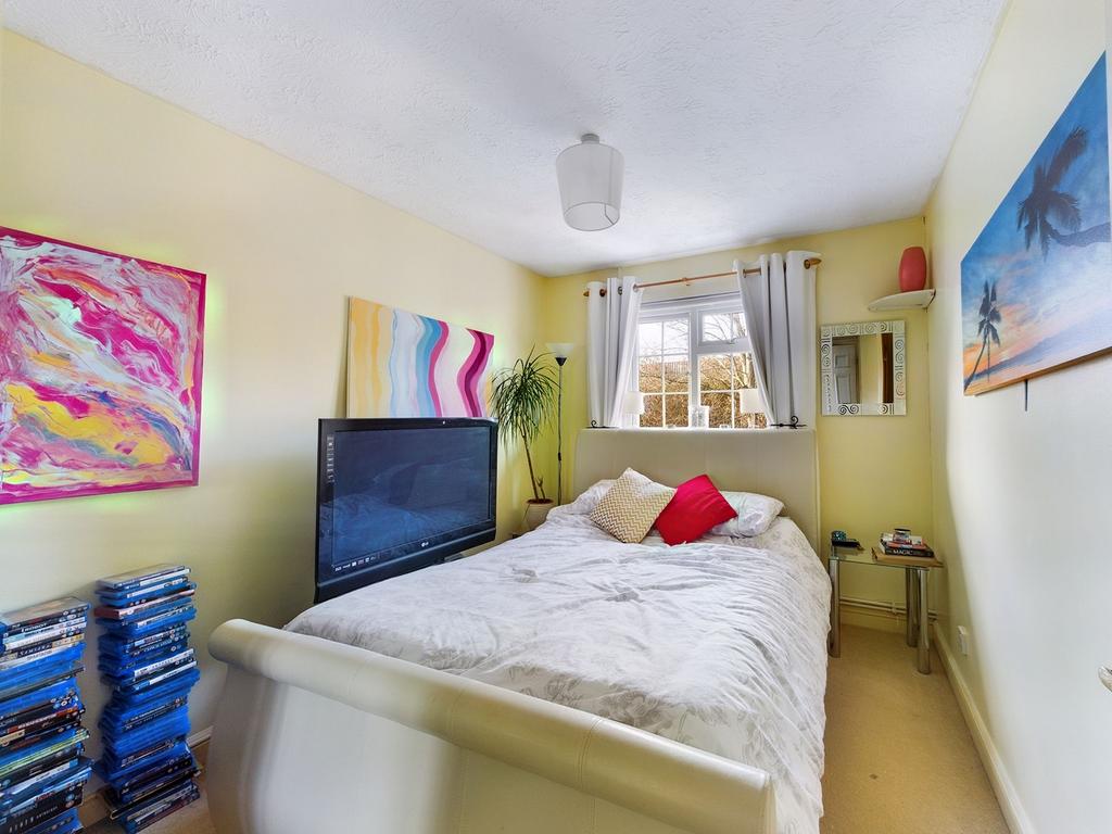 Maidenbower, Crawley RH10 1 bed apartment for sale £205,000
