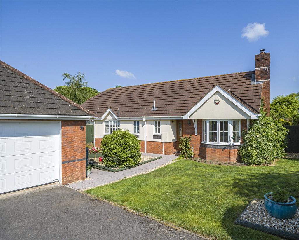 Chinston Close, Honiton, Devon, EX14 4 bed bungalow for
