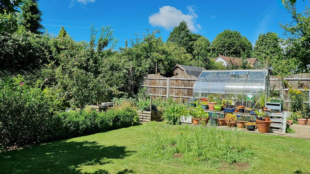 Alveston, Bristol BS35 5 bed bungalow for sale £750,000